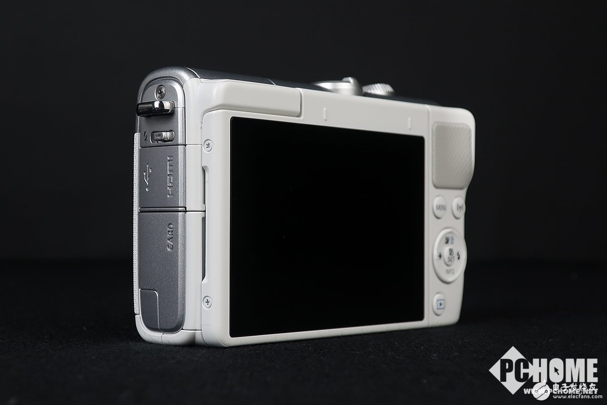 һɫʸ EOS M100