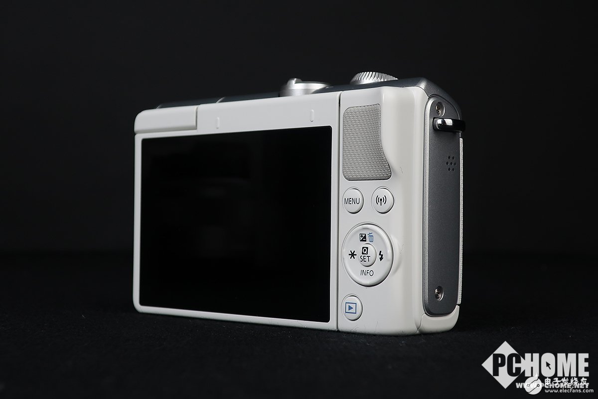 һɫʸ EOS M100
