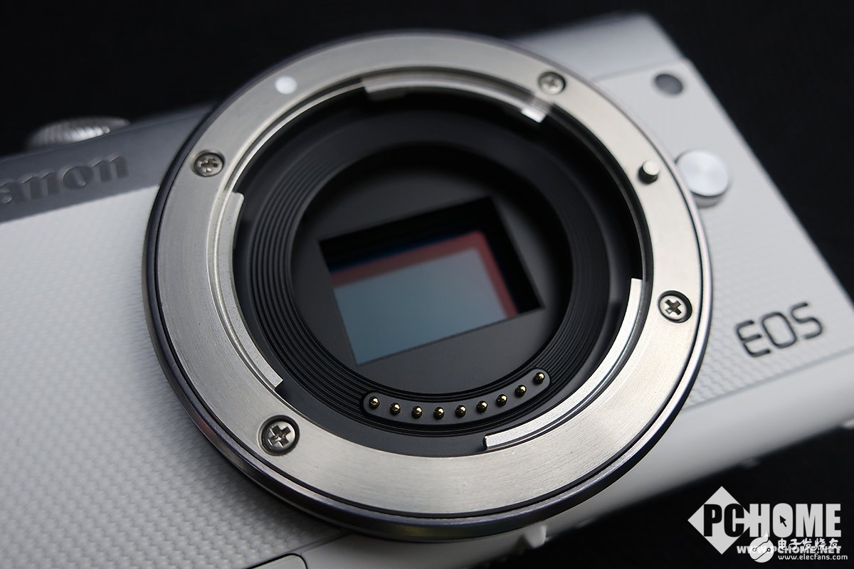 һɫʸ EOS M100