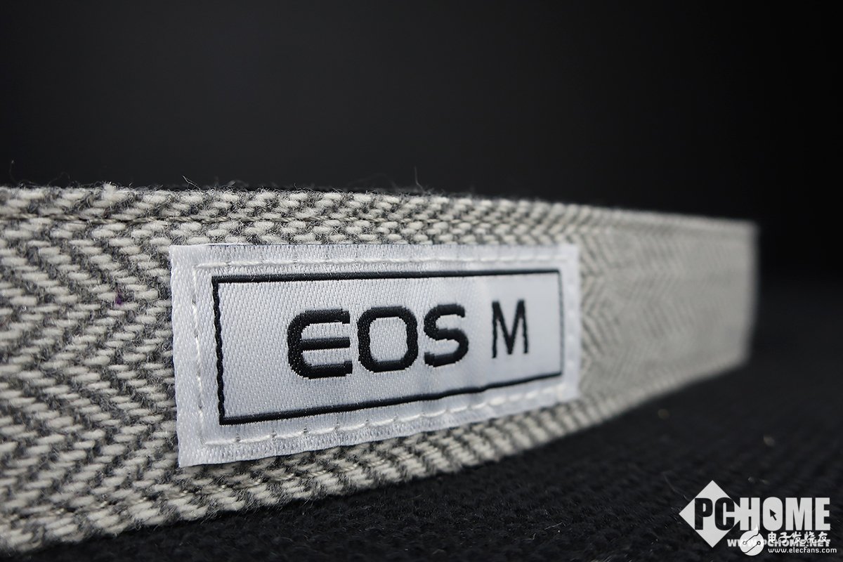 һɫʸ EOS M100