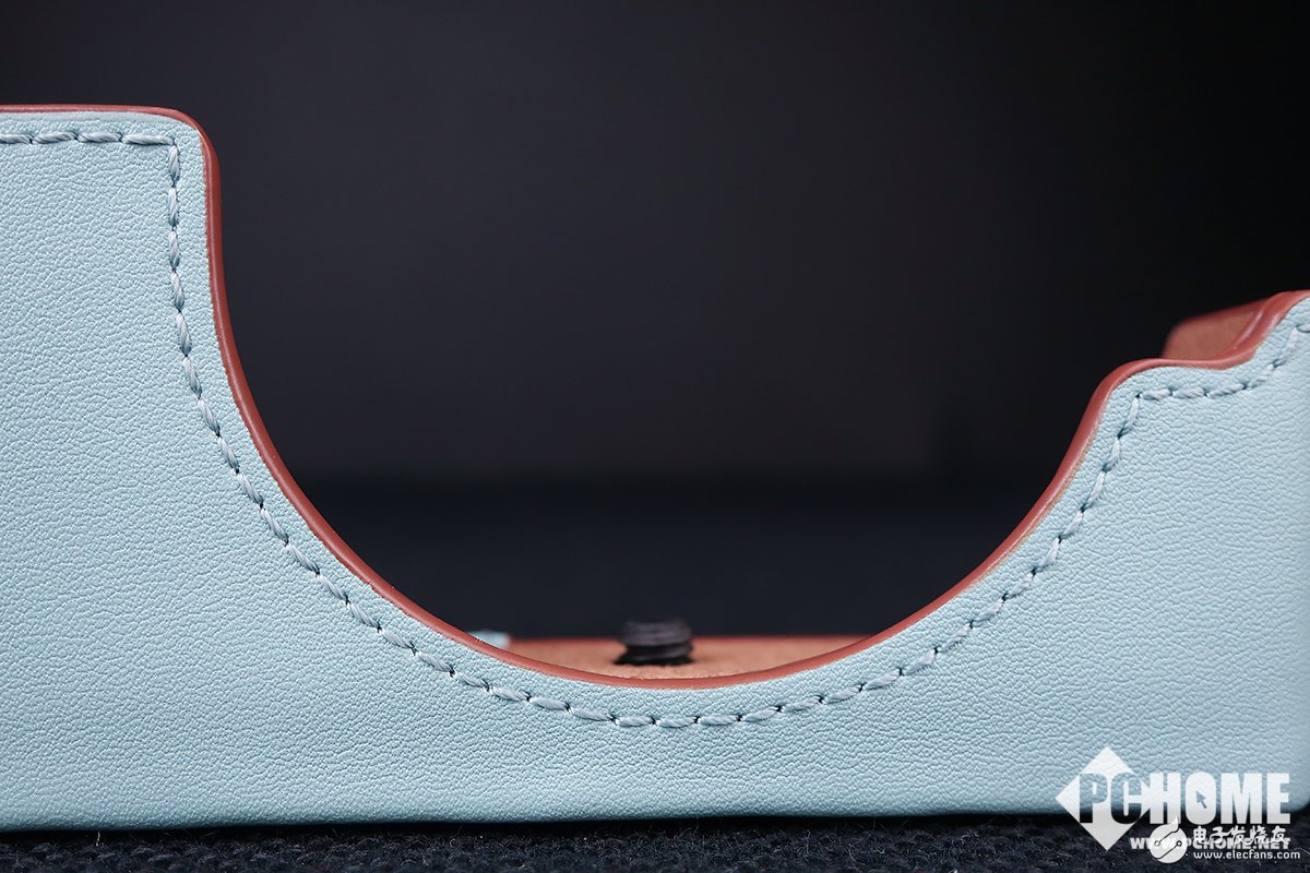 һɫʸ EOS M100