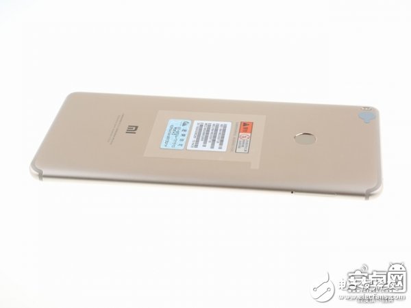 СMax 2ֻ⣺ѶȲߣά